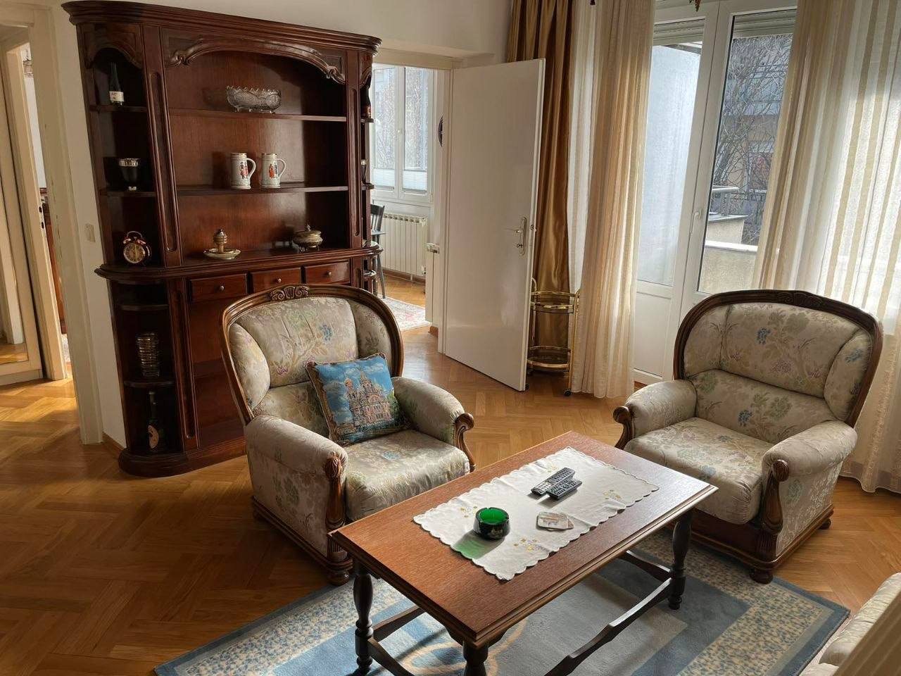 Однокомнатная квартира на улице Кнез Милетина photo 1 of 5