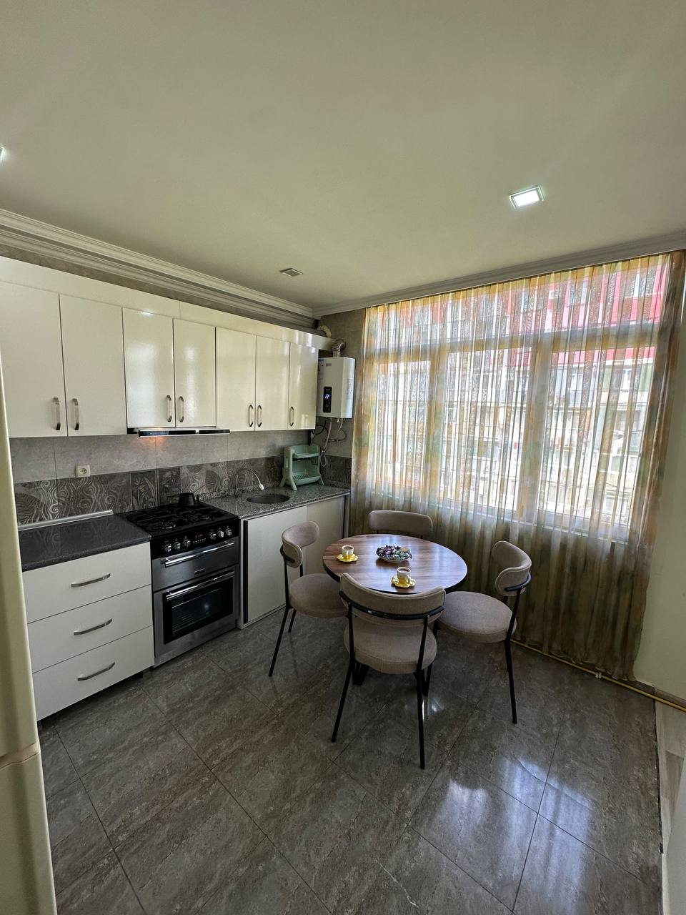 Two-Bedroom Apartment in Central Batumi photo 3 of 8