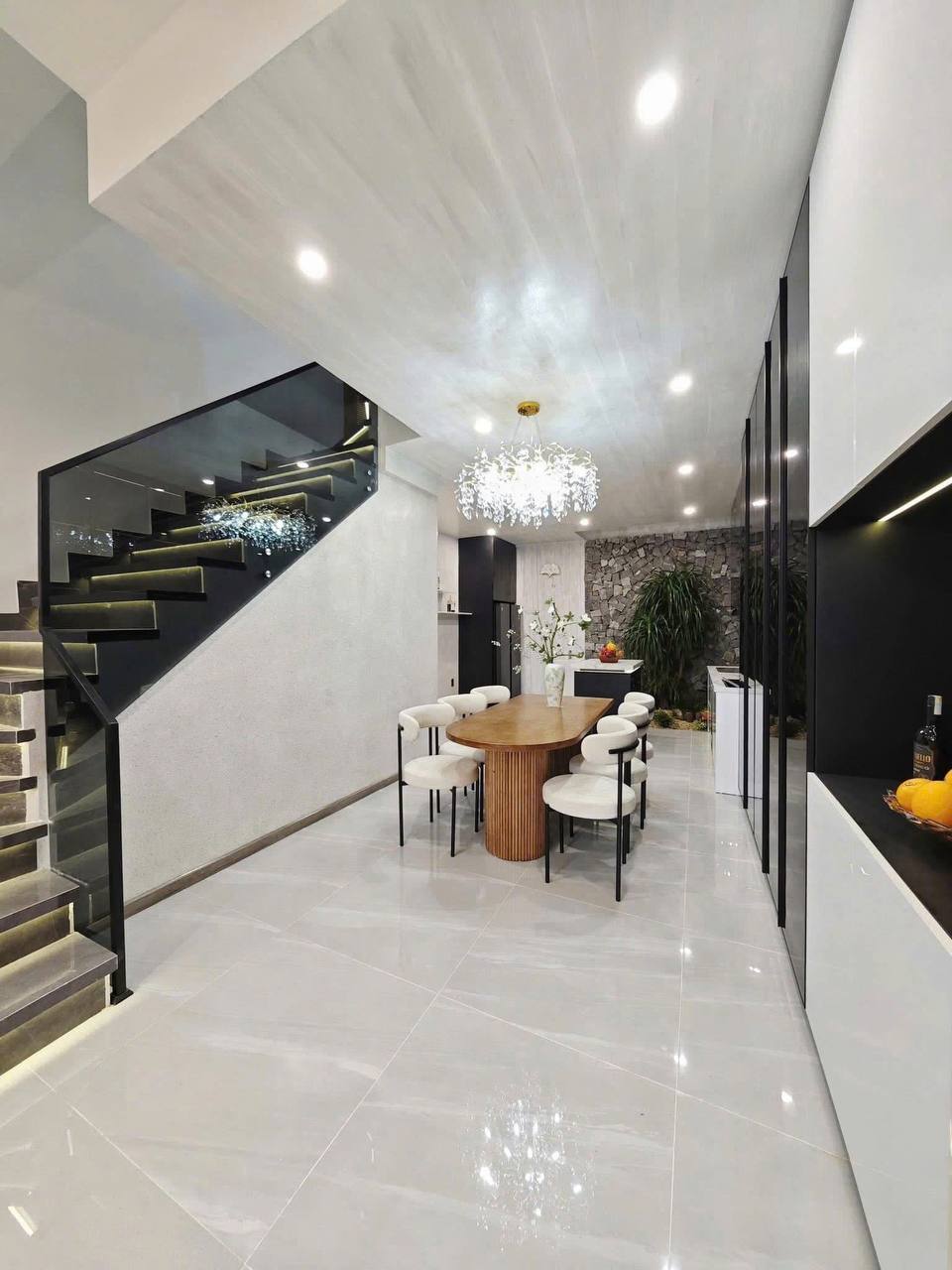 3-Bedroom House in Hoa Khanh photo 3 of 8