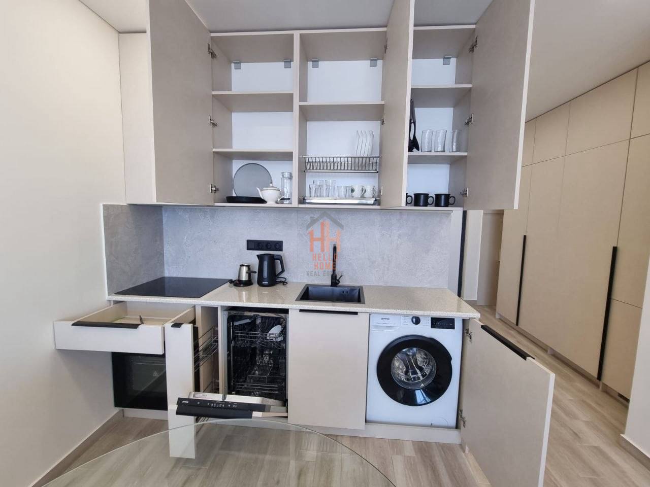 Новая 1-комнатная квартира в Black Sea Towers photo 2 of 5