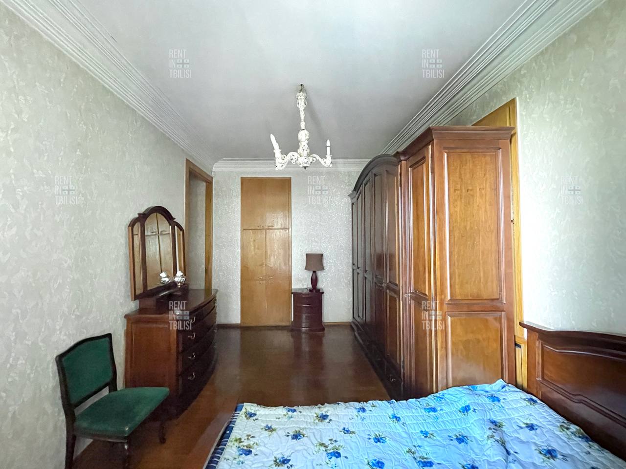 Spacious 2-Bedroom Apartment Near Round Garden photo 8 of 8