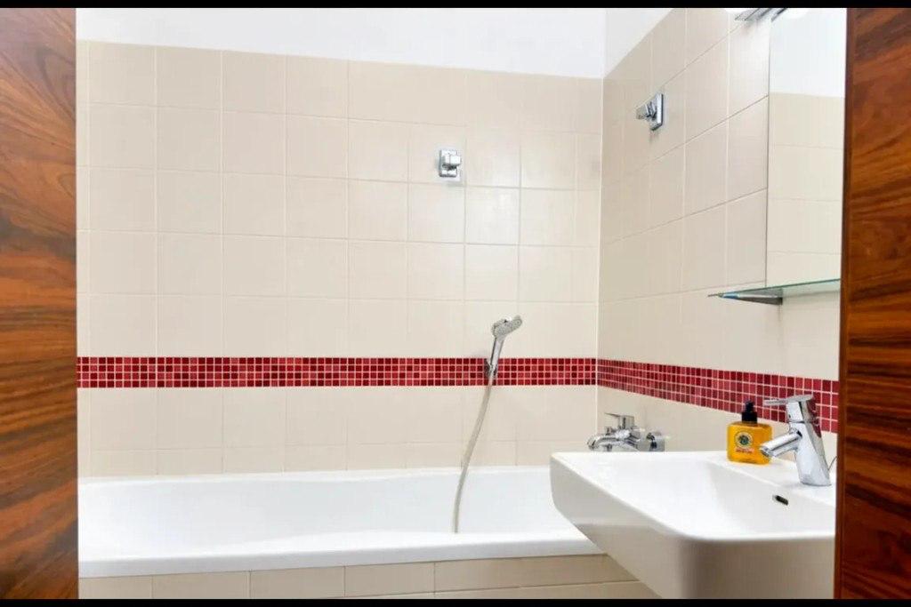 Furnished Two-Room Apartment with Terrace and Parking photo 8 of 8