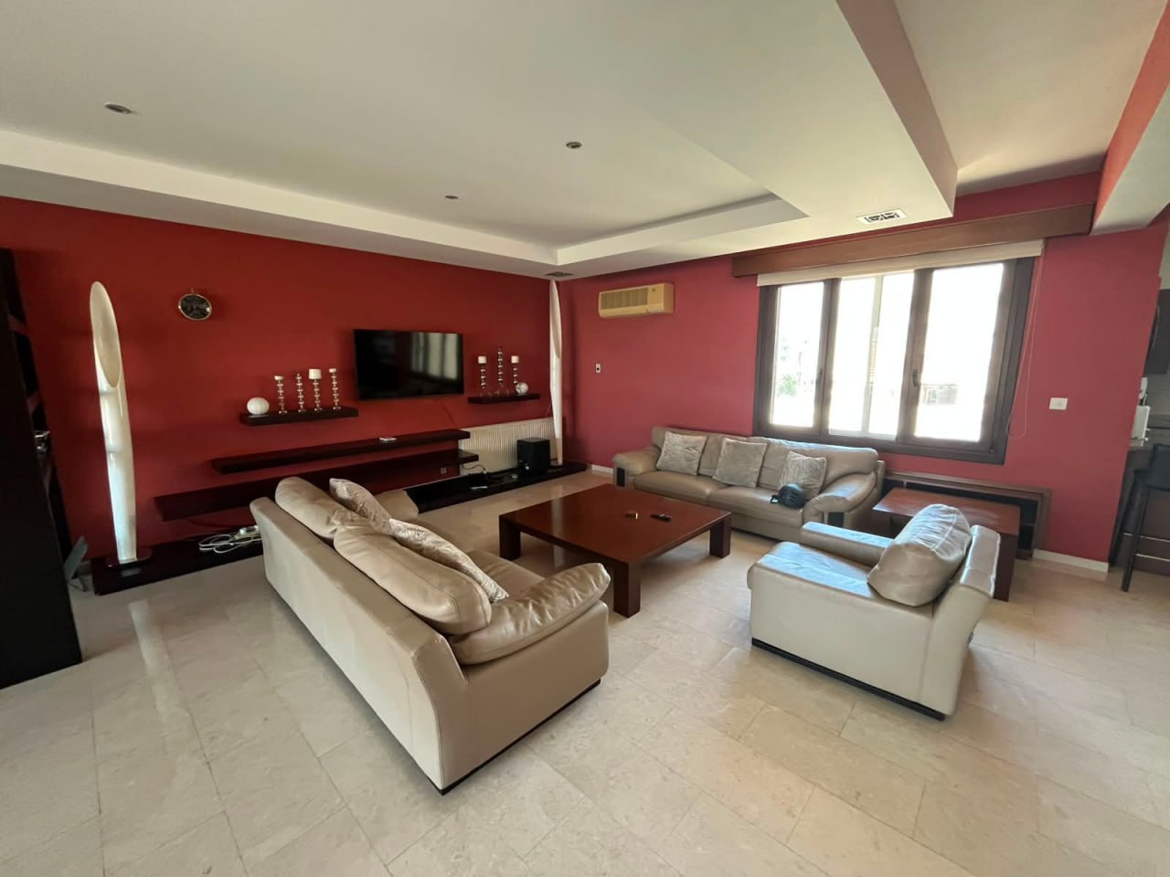 3-Bedroom Waterfront Apartment in Germasogeia photo 2 of 4