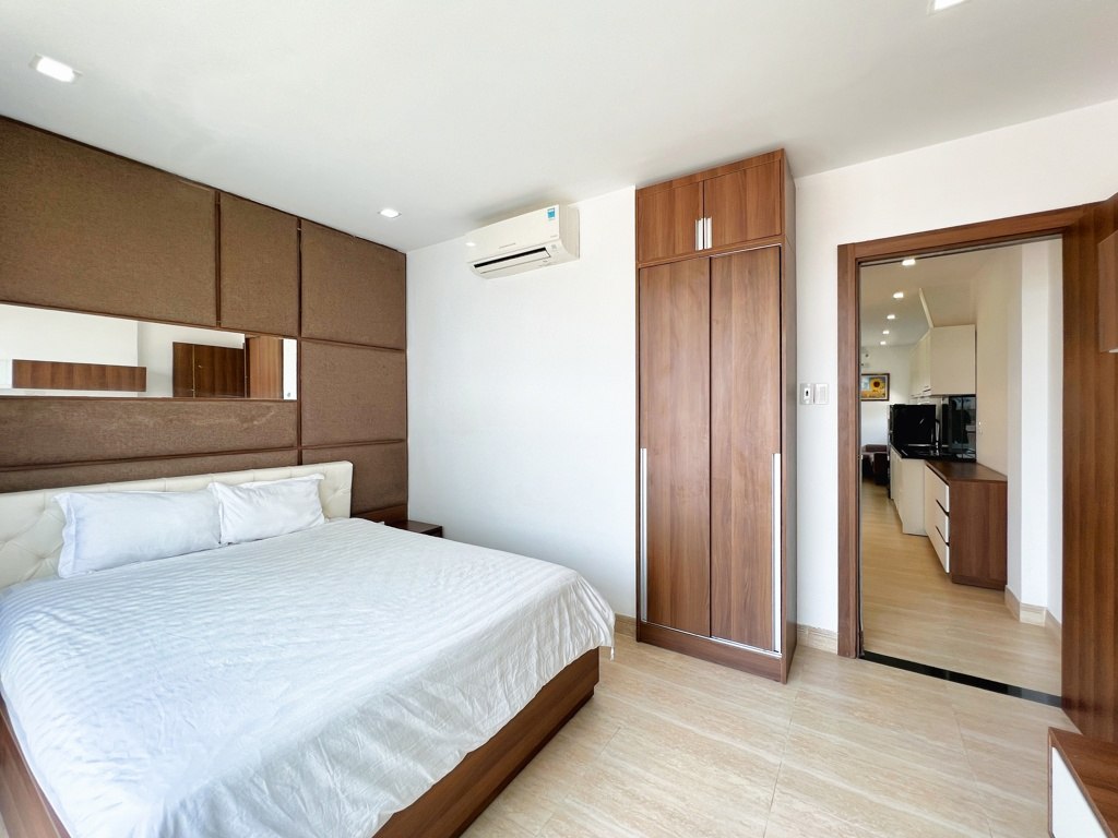 2-Bedroom Apartment Near Dragon Bridge photo 6 of 8