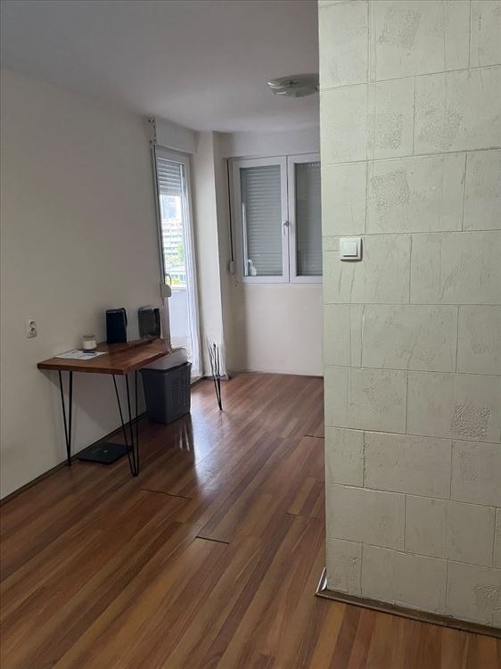 Renovated Two-Room Apartment in New Belgrade photo 1 of 8