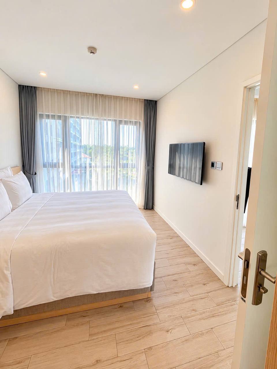 2-Bedroom Sea View Apartment in Da Nang photo 7 of 8