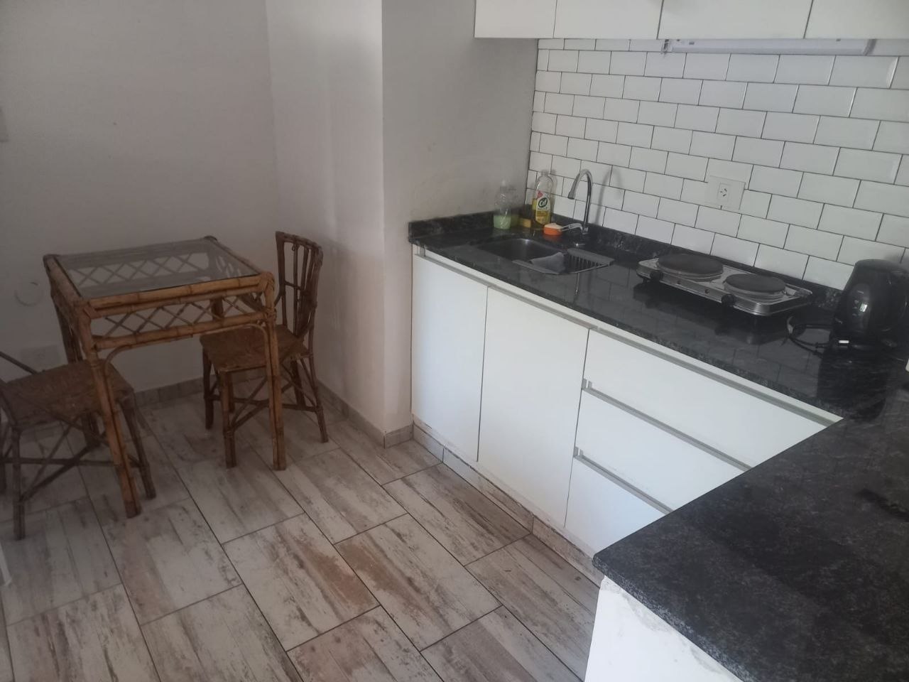 Студия в Монсеррате со стиральной машиной photo 3 of 5
