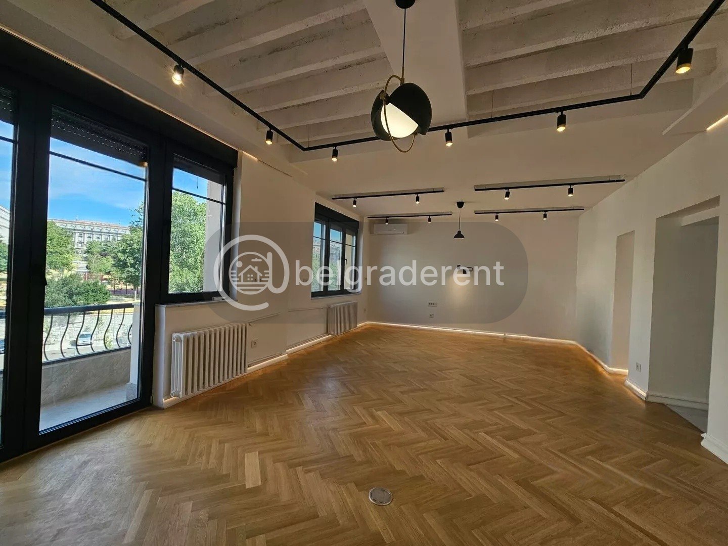 1-Room Apartment in Savski Venac photo 1 of 8