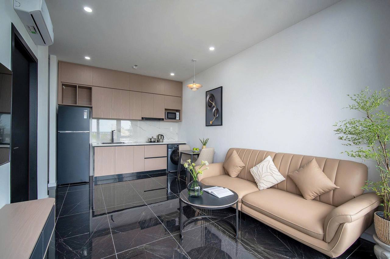 Brand-New 1-Bedroom Apartment in Ngu Hanh Son photo 5 of 8