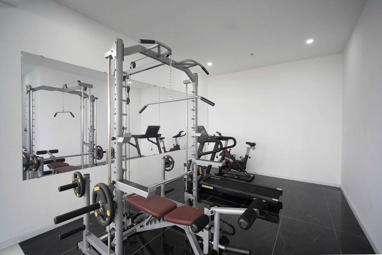 Brand-New 1-Bedroom Apartment in Ngu Hanh Son photo 6 of 8