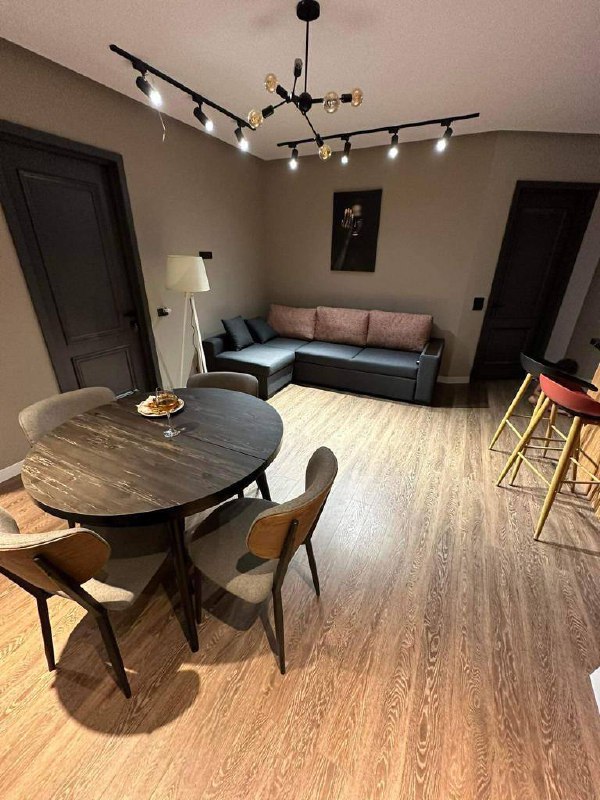 Spacious 2-Bedroom Apartment Near Metro City photo 2 of 8