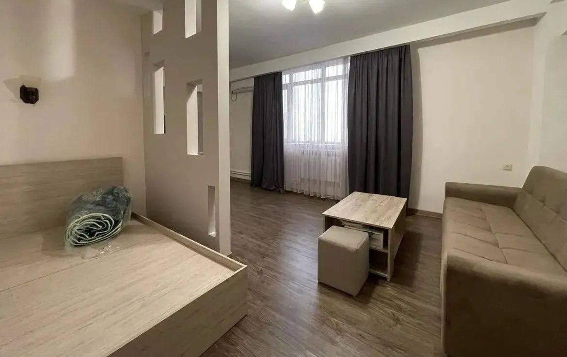 Furnished Two-Room Apartment in Kentron photo 2 of 8