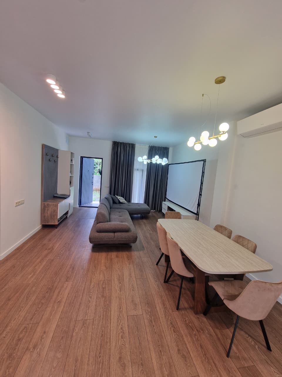 House with 2 Bedrooms in Chelta photo 2 of 6