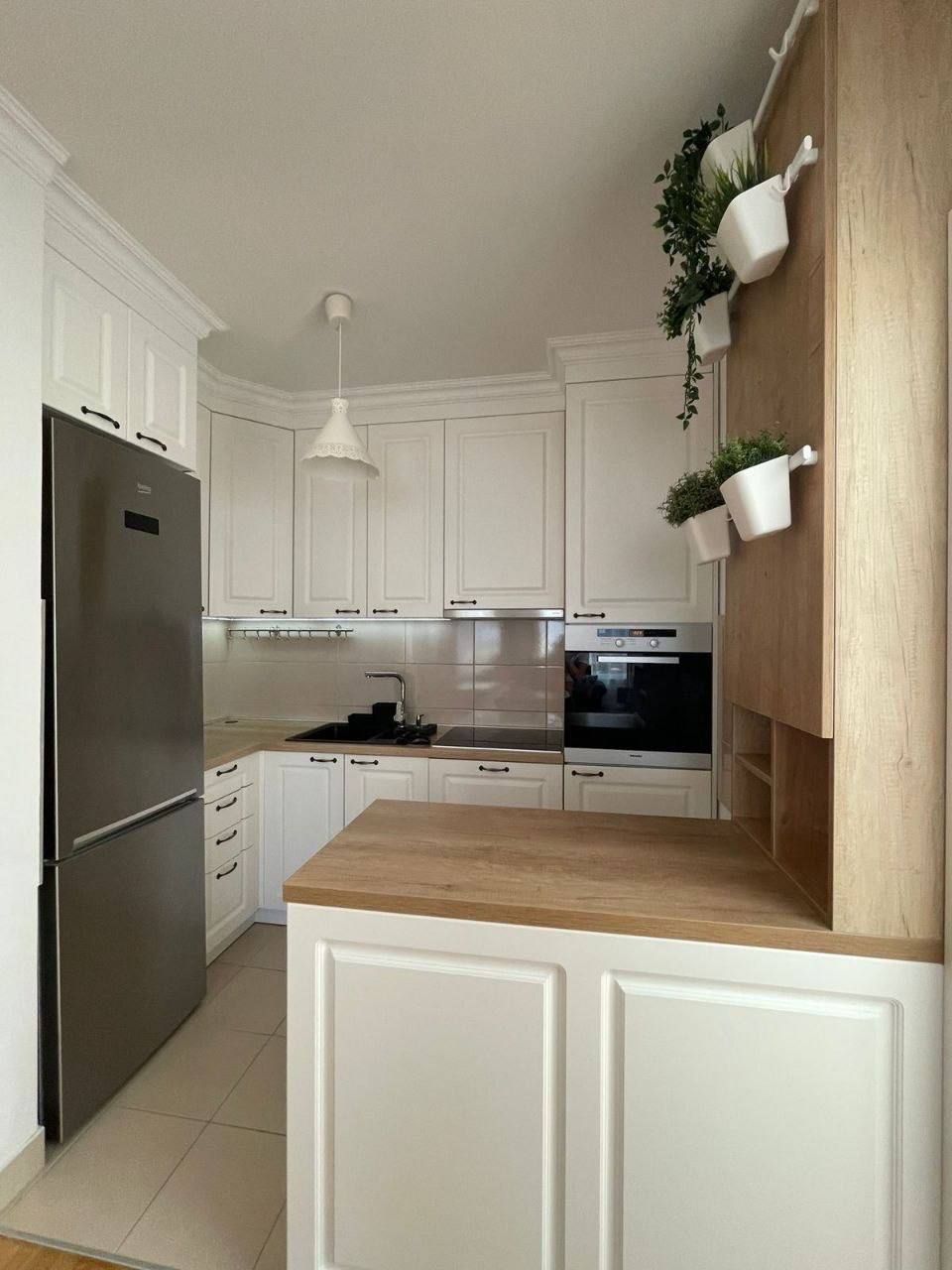 2-Bedroom Apartment in Sunyvil photo 2 of 6