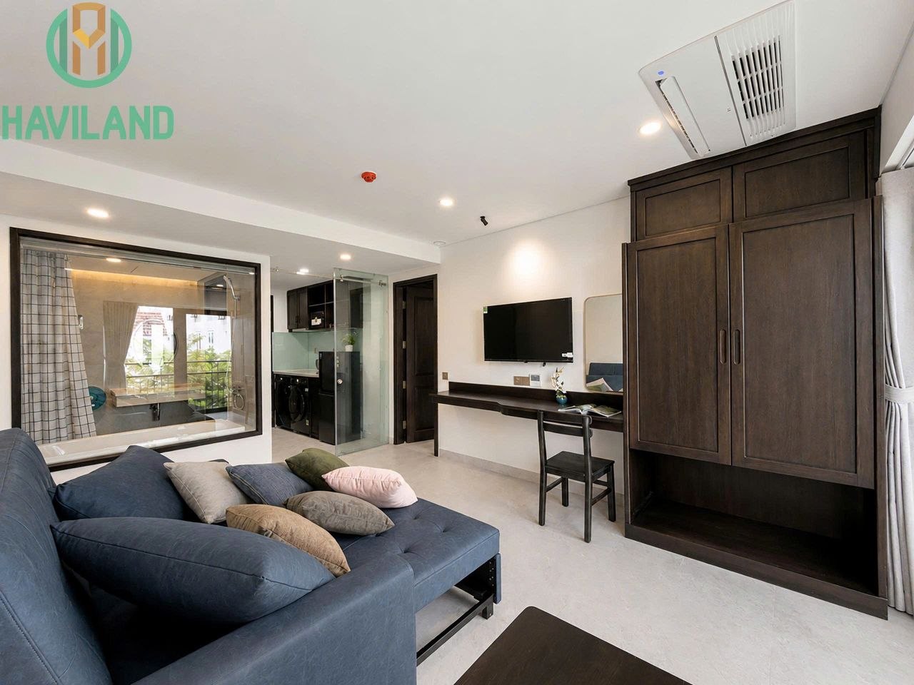 Brand-New 1-Bedroom Apartment near My Khe Beach photo 5 of 8