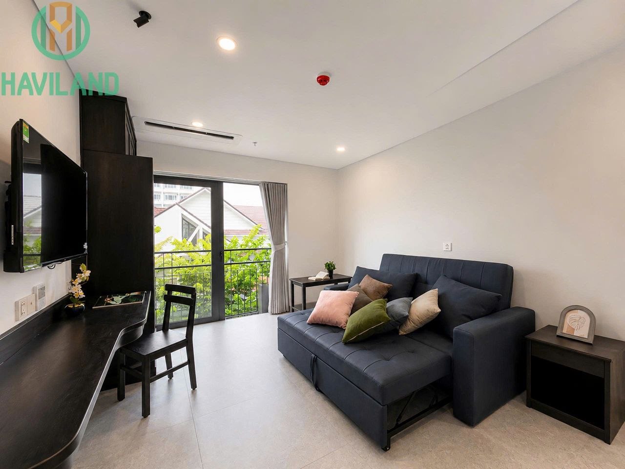Brand-New 1-Bedroom Apartment near My Khe Beach photo 8 of 8