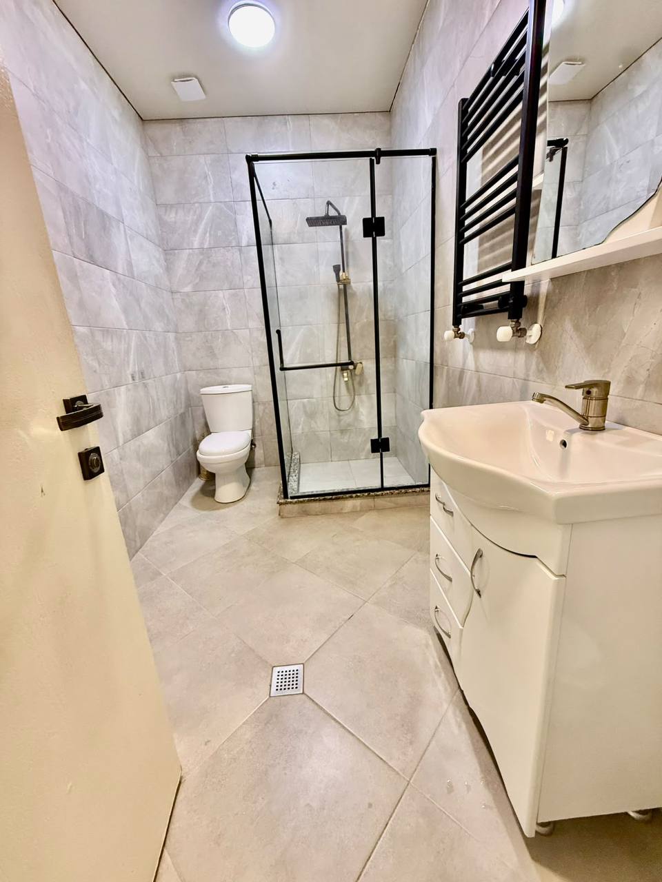 Two-Bedroom Apartment for Rent in Batumi photo 4 of 6