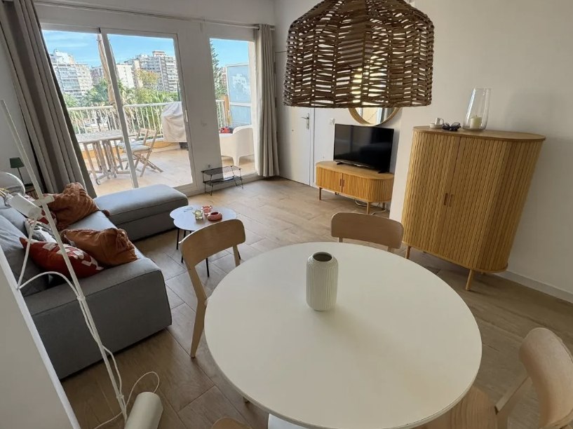 Furnished 2-Bedroom Apartment in Trinitat photo 2 of 7