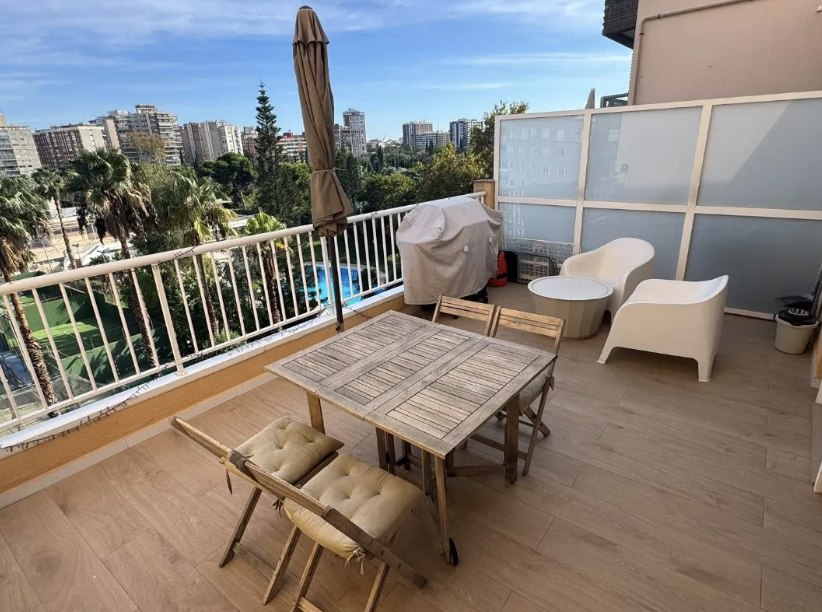 Furnished 2-Bedroom Apartment in Trinitat photo 4 of 7