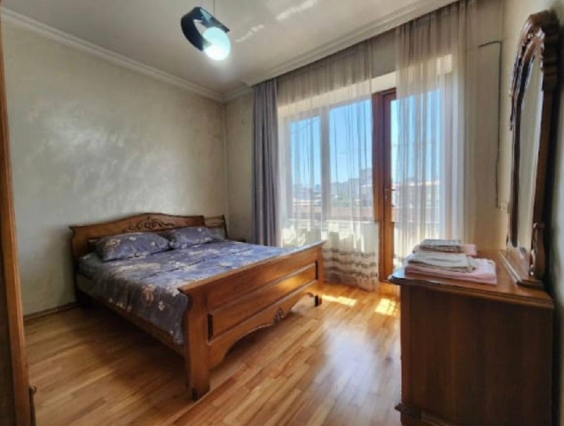 Three-Bedroom Apartment on Luka Asatiani Street photo 4 of 6