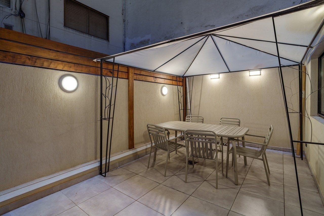 Designer 2-Room Apartment with Patios in Palermo photo 8 of 8