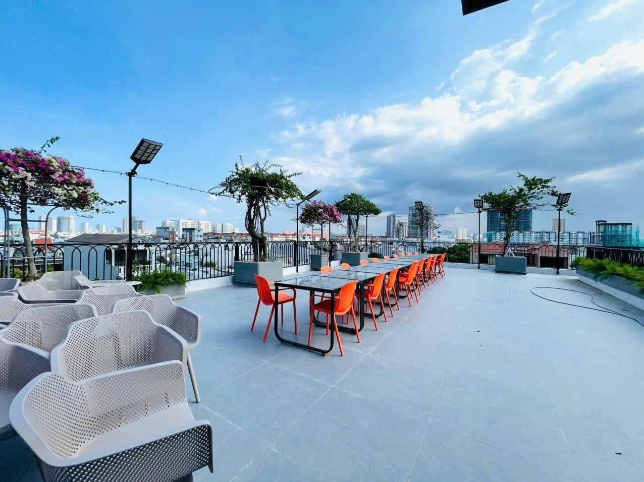 Luxury 2-Bedroom Apartment in Son Tra photo 2 of 8