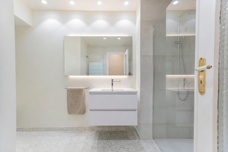 Furnished 2-Bedroom Apartment in Valencia Centro photo 6 of 8