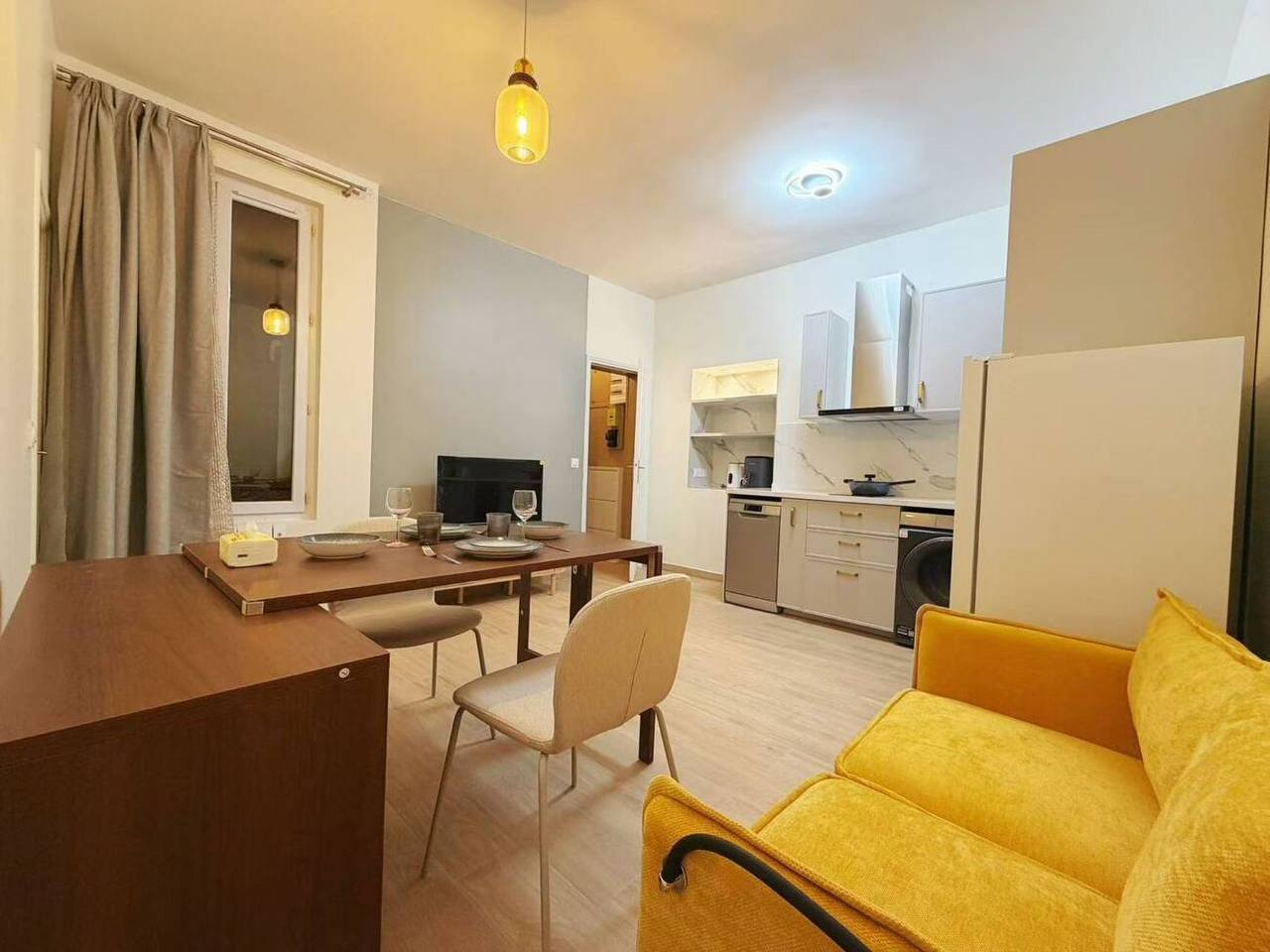 Renovated 1-Bedroom Apartment in Paris 17th photo 1 of 8