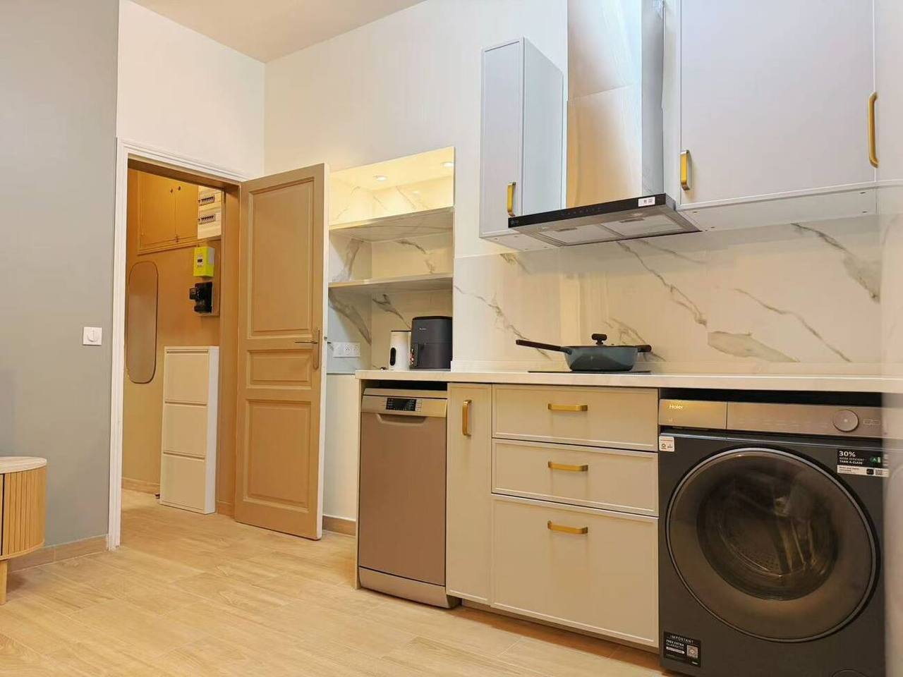 Renovated 1-Bedroom Apartment in Paris 17th photo 2 of 8