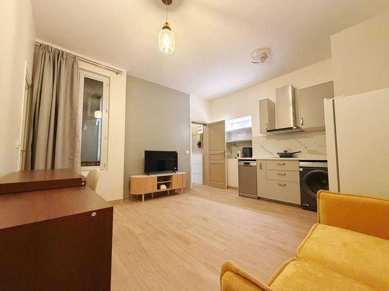 Renovated 1-Bedroom Apartment in Paris 17th photo 5 of 8