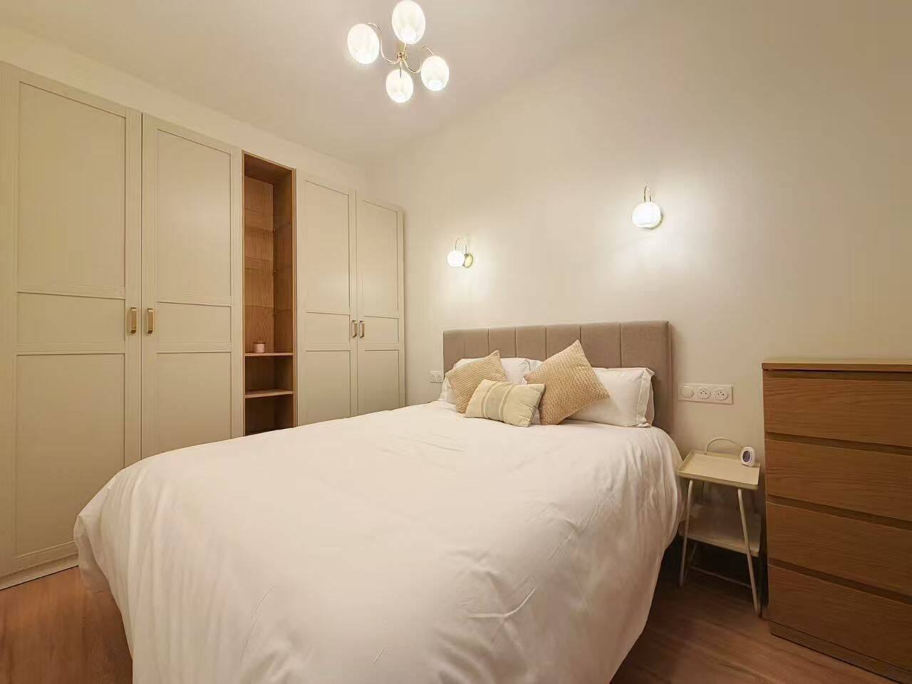 Renovated 1-Bedroom Apartment in Paris 17th photo 7 of 8
