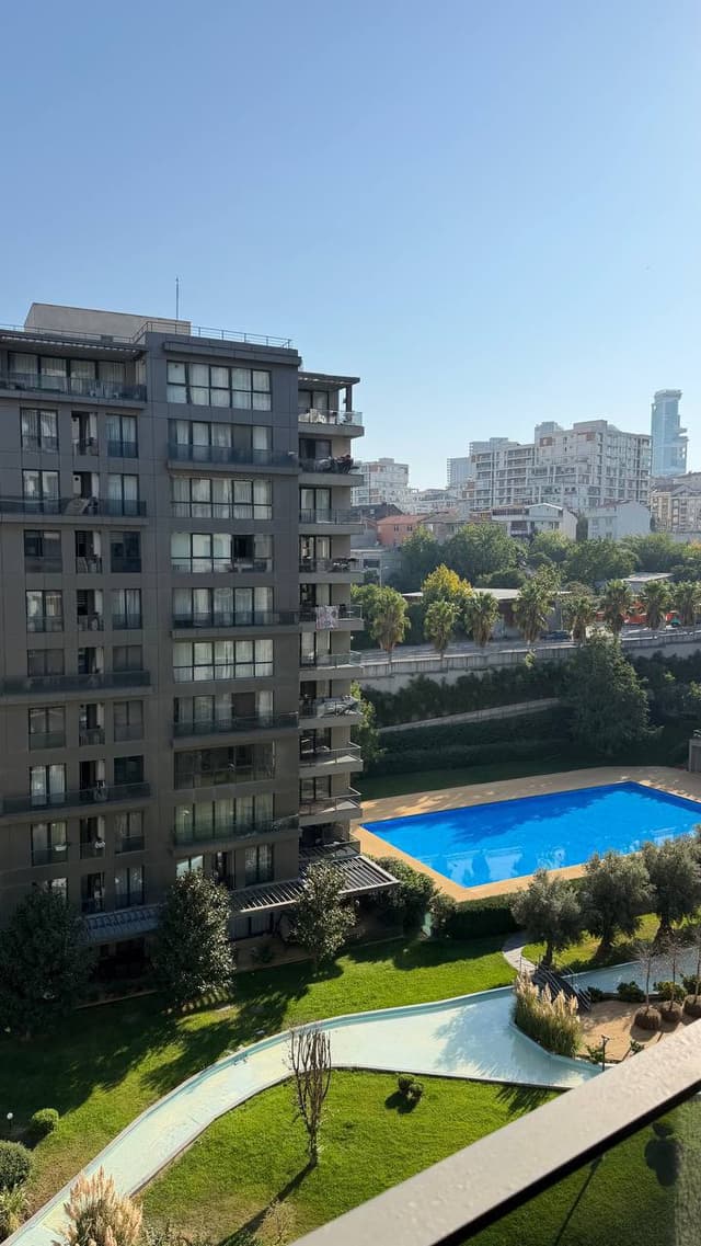 Furnished 1-Bedroom Apartment in Milpark Residence