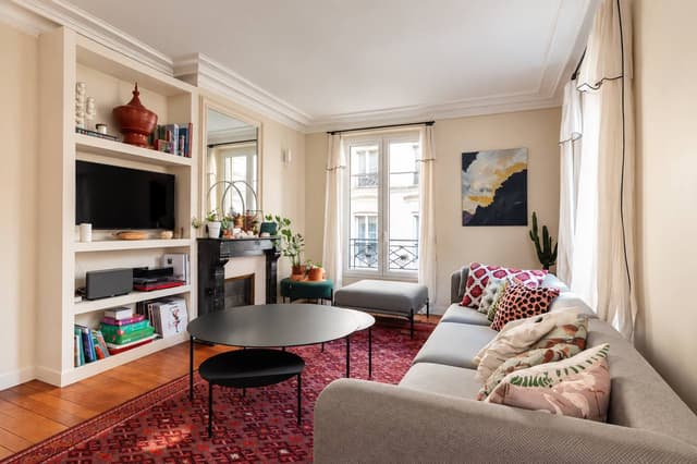 Two-Bedroom Apartment in République
