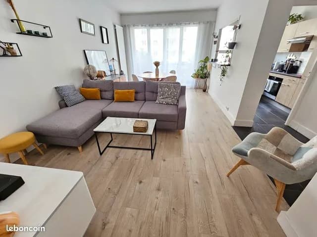 Furnished Two-Bedroom Apartment in Pereire